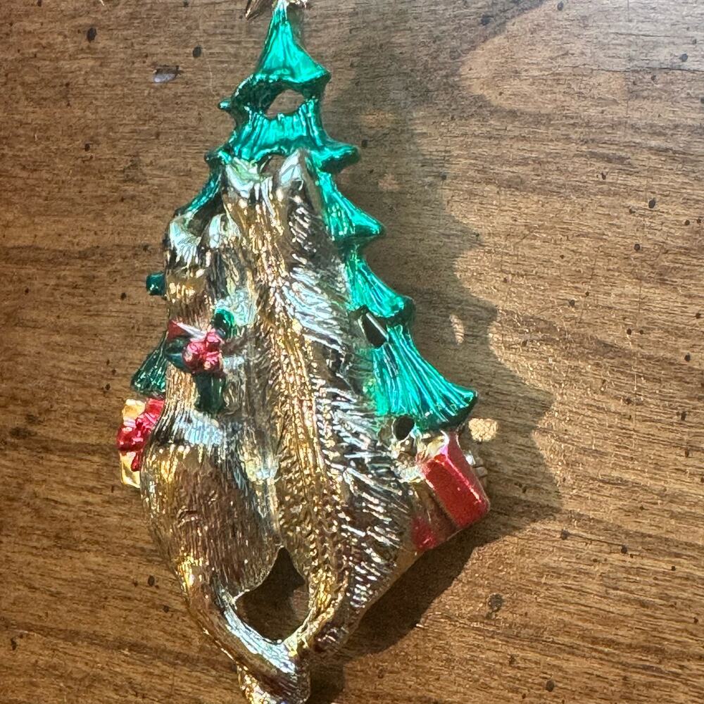Vintage Cats Christmas Tree Brooch Pin Gold Tone Cat Lady Signed Holiday Jewelry